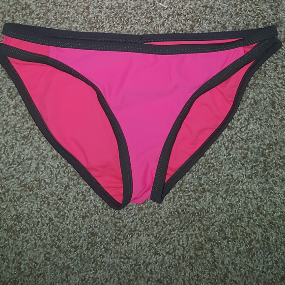 Hot pink 2 piece bikini 👙 - Picture 6 of 6